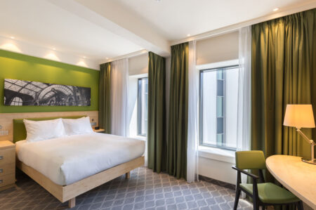 Hampton by Hilton Antwerp Central Station - Room