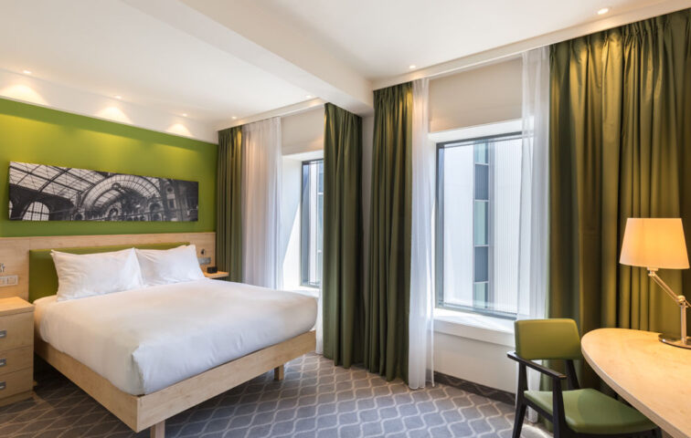 Hampton by Hilton Antwerp Central Station - Room