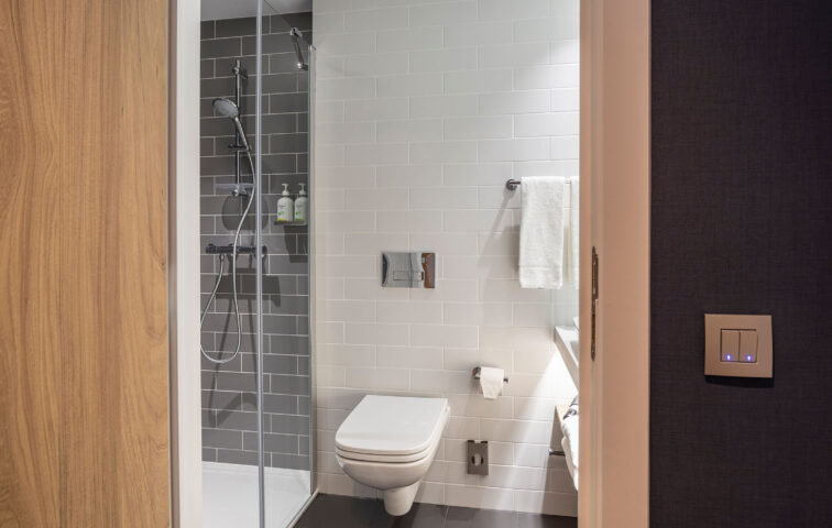 Holiday Inn Express Antwerp City Centre - Bathroom