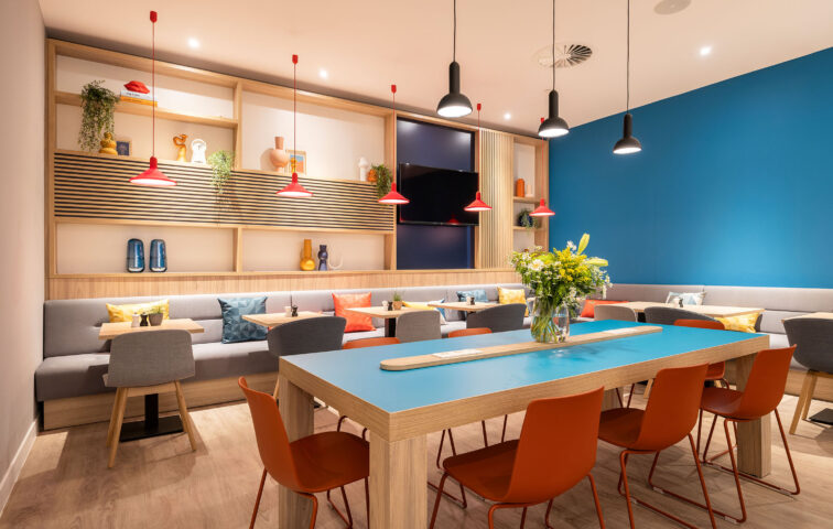 Holiday Inn Express Antwerp City Centre - Seating area