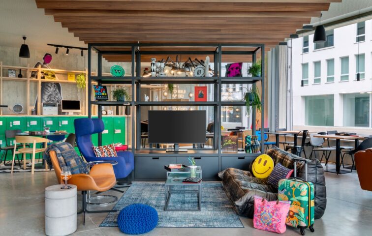 Moxy Antwerp - Lobby