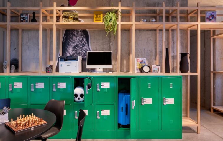 Moxy Antwerp - Lobby