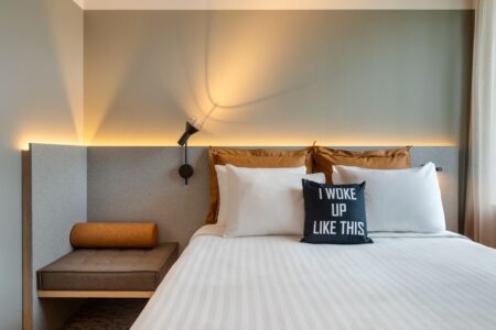 Moxy Antwerp - Moxy Sleeper Queen Room
