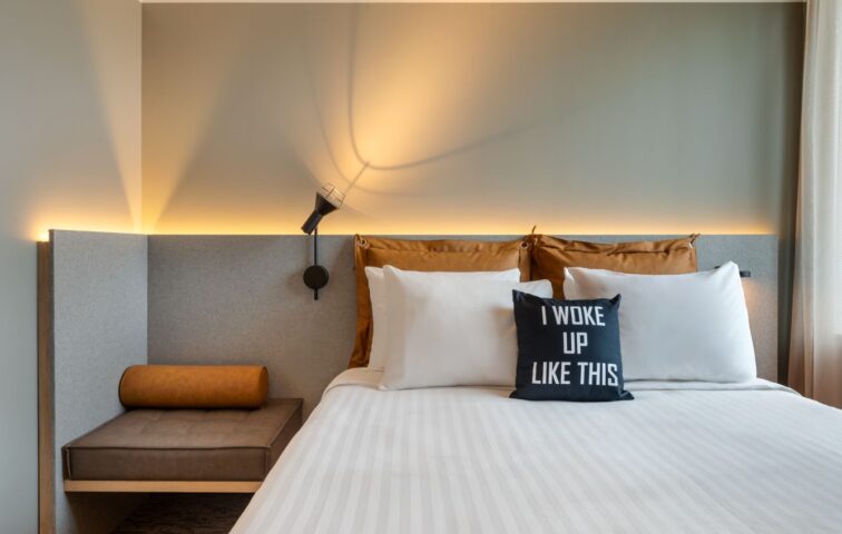 Moxy Antwerp - Moxy Sleeper Queen Room