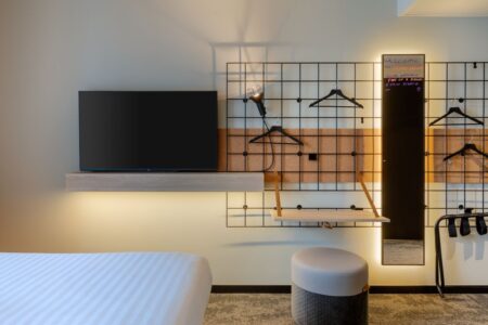 Moxy Antwerp - Moxy Sleeper Queen Room