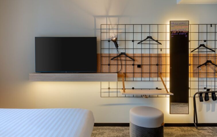 Moxy Antwerp - Moxy Sleeper Queen Room