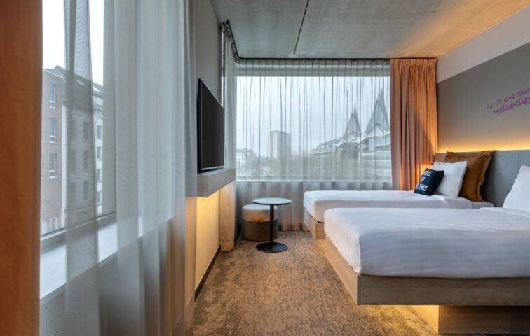 Moxy Antwerp - Moxy Sleeper Twin Room