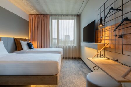 Moxy Antwerp - Moxy Sleeper Twin Room