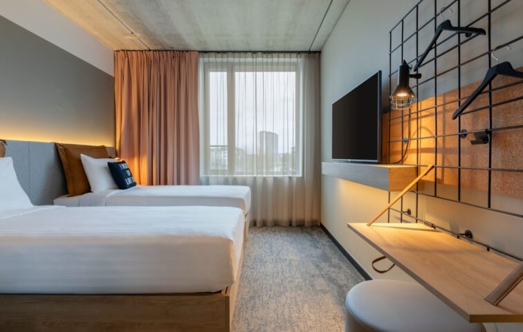 Moxy Antwerp - Moxy Sleeper Twin Room