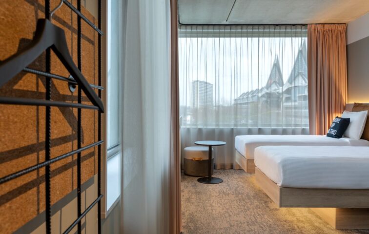 Moxy Antwerp - Moxy Sleeper Twin Room