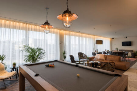 PREMIER SUITES Antwerp - Pool table