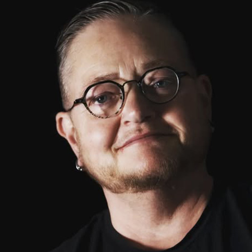 Socials Host MaxGroen