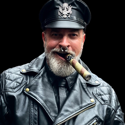 Socials Host MrKristofer