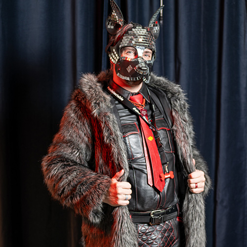 Socials Host PuppaiBuumi